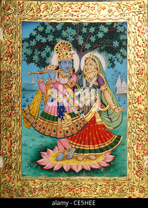 Radha Krishna Miniaturmalerei auf Papier mit Gold Mount Grenze Prägung Stockfoto