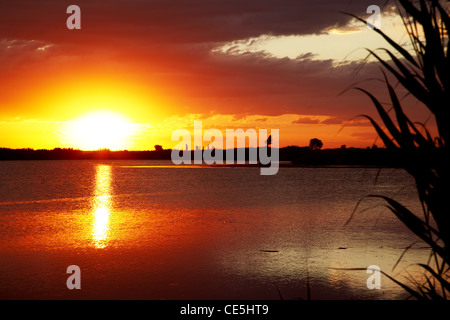 Sonnenaufgang auf gefällt mir und Wolken Stockfoto