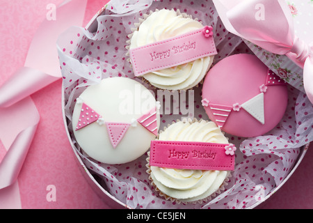 Geschenk-Box Geburtstag-Muffins Stockfoto