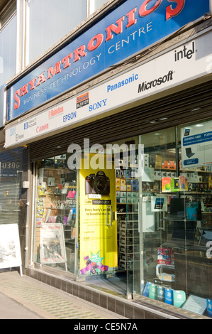 Tottenham Court Road West End London Shyamtronics Center typischen Technologie shop shop Nikon Canon Epson Sony Intel Computer Kameras Software Stockfoto