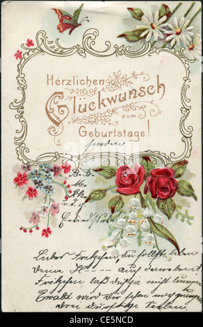 Deutsche Postkarte Gruß, "Herzlichen Glückwunsch zum Geburtstag!" dargestellt, florale Dessins, ca. 1910 Stockfoto