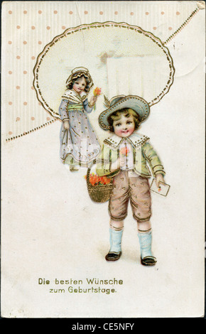 Deutscher Gruß Postkarte, "Beste Wünsche zum Geburtstag!", schildert ein Junge und ein Mädchen mit Blumen, ca. 1905 Stockfoto