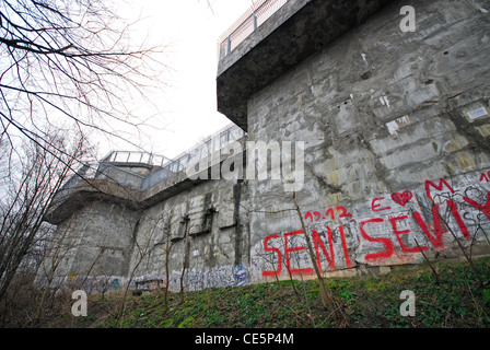 BERLIN, DEUTSCHLAND. Der zweite Weltkrieg Humboldthain Flakturm am Gesundbrunnen. 2012. Stockfoto