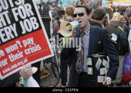 Besetzen Sie Demonstranten versammeln sich vor Saint-Paul Kathedrale, London in der Nähe der London Stock Exchange am 15. Oktober 2011 Stockfoto