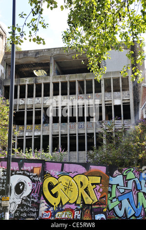 Westmoreland Haus, ein verfallenes auf Stokes Croft, Bristol warten auf Sanierung Stockfoto