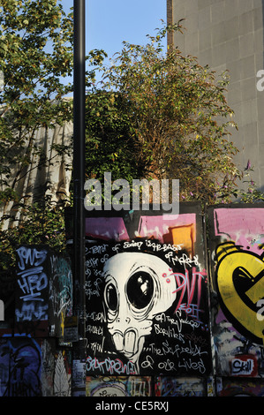 Westmoreland Haus, ein verfallenes auf Stokes Croft, Bristol warten auf Sanierung Stockfoto