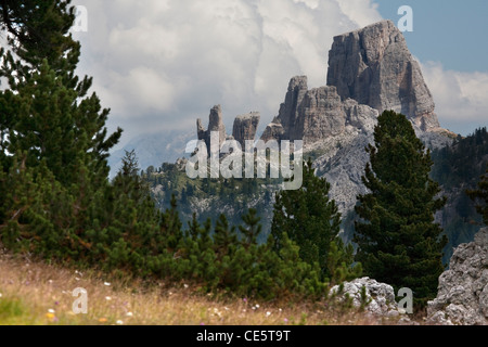 Ansichten von Cinque Torri, Dolomiten Alpen Italien Europa. Stockfoto