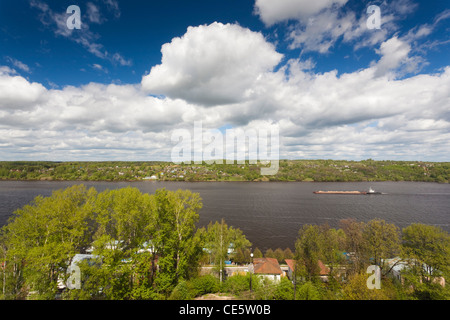 Russland, Ivanovo Oblast, Goldener Ring, Plyos, erhöhten Blick auf die Wolga-Stadt Stockfoto