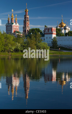 Khamowniki-Bereich, Nowodewitschi-Kloster, am späten Nachmittag, Moskau, Oblast Moskau, Russland Stockfoto