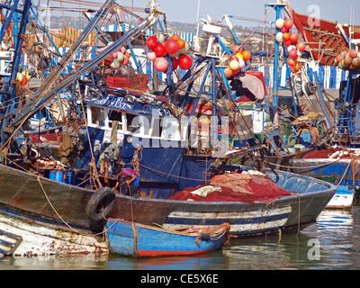 Fischerboote im Hafen Essaouira, Marokko Stockfoto