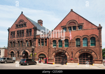 Rote Ziegel Feuerwehr Bahnhofsgebäude, Nordamerika Boylston Street, Boston, Massachusetts, USA Stockfoto