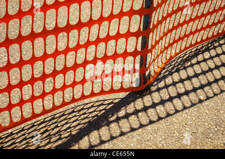 Fence Shadow ; abstrakt ; Hintergrund ; rot schwarz ; Bildende Kunst ; fineart ; Dekor ; Stockfoto