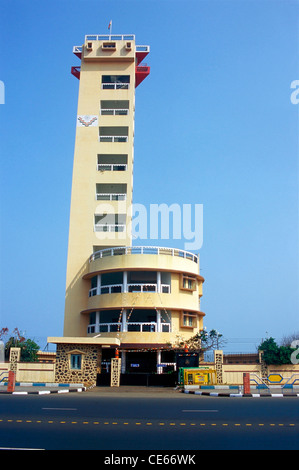 Chennai Marina Lighthouse; Madras Lighthouse; modernes Gebäude; Marina Beach; Chennai; Tamil Nadu; Indien; Asien Stockfoto