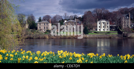 Villa befindet sich am Ufer des Flusses Tay, Perth, Schottland, Großbritannien. Stockfoto