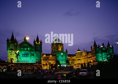 Nachtansicht der Victoria Terminus VT jetzt Chhatrapati Shivaji Terminus CST Bahnhof; Bombay Mumbai; Indien Stockfoto