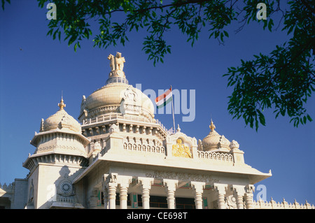 Vidhana Soudha; Suvarna Vidhana Soudha; Vidhan Souda; Staatsgesetzgebung von Karnataka; Bangalore; Bengaluru; Karnataka; Indien; Asien Stockfoto