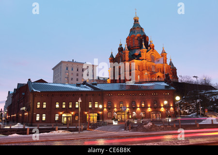 Nachtansicht Uspenski-Kathedrale (Uspenski-Kathedrale) in Helsinki, Finnland Stockfoto