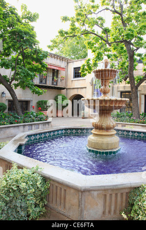 USA, Arizona, Sedona, Tlaquepaque Outdoor Mall. Stockfoto