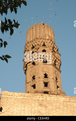 Al-Hakim Moschee an der alten Stadtmauer, Cairo Stockfoto