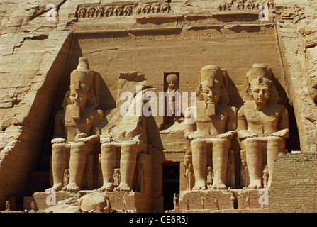 Abu Simbel Tempel; zwei massive Felstempel bei Abu Simbel; Dorf in Assuan Governorate; Oberägypten; Abu Simbel; Kairo; Ägypten Stockfoto