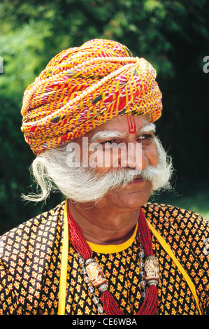 BDR 83362: indische Rajasthani Greis großen weißen Schnurrbart bunten Turban Jaipur Rajasthan Indien Herr #657 Stockfoto