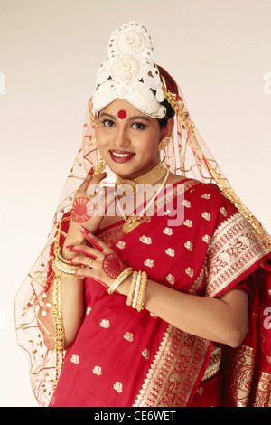 VDA 85235: indische bengali Braut Hochzeit Ehe Kleid Indien Modell veröffentlicht Stockfoto