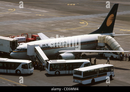 HMA 85385: Jet Airways Flugzeuge geparkt auf CST Flughafen Rollfeld Bombay Mumbai Maharashtra Indien Stockfoto