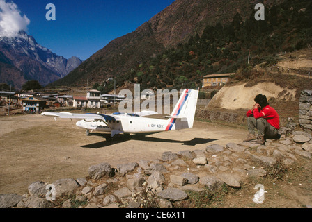 Royal Nepal Airlines; Tenzing Hillary Airport; Lukla; Khumbu; Solukhumbu District; Province No. 1; Eastern Nepal; Chaurikharka; Nepal; Asia Stockfoto