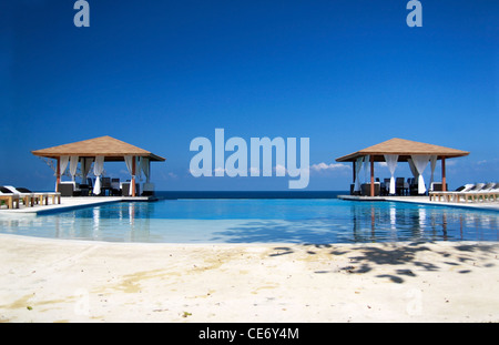 Schönen Pergola auf Seelandschaft Stockfoto