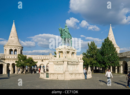 St. Stephen Statue am Fischerbastei (neoromanische), Castle Hill District (Varhegy), Buda, Budapest, Ungarn. Stockfoto