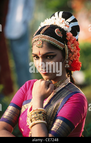 Kuchipudi Tanz Frau mit indischen klassischen Tanz von Indien Asien Indisch Asiatisch HERR#777E Stockfoto