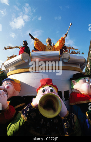 König Momo Float Parade : Karneval Festival ; Carnaval ; Intruz ; Entrado ; Viva Karneval ; Mardi Gras ; Panjim ; Goa ; Indien ; Asien Stockfoto