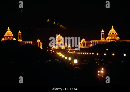 Rashtrapati Bhavan Nord Block Raj Weg beleuchtet auf Republik Tag Delhi Indien Stockfoto