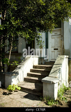 Heruntergekommen, sollte leere Häuser möglich hockt, saniert, renoviert und saniert Stockfoto