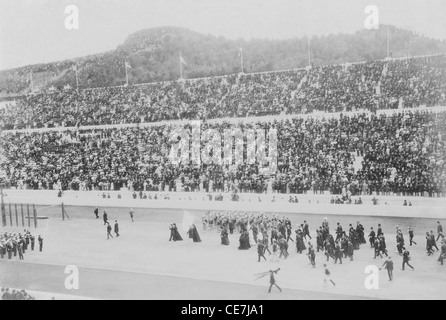 Griechenland, Attika, Athen, Eröffnungsfeier der Spiele der Olympiade 1896 im Panathinaikon-Stadion, königlichen Partei Ankunft. Stockfoto