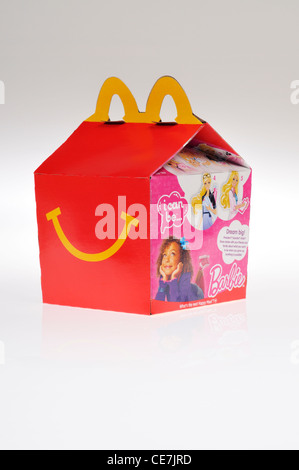 McDonald's Happy Meal auf weißem Hintergrund Ausschnitt, USA. Stockfoto