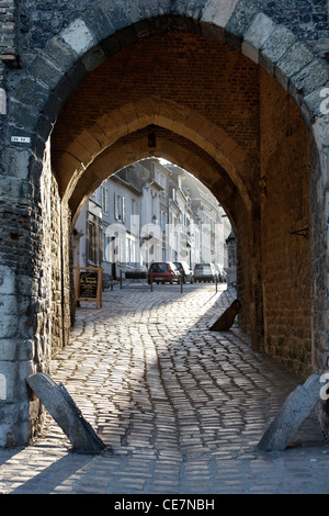 La Porte de Nevers (Nevers Gate) Saint-Valery-Sur-Somme. Das Tor in die Altstadt. Entrez Dans la Cité Médiévale. Stockfoto