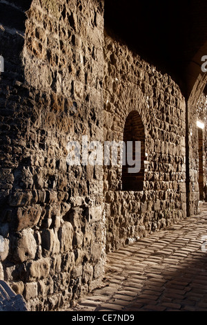 La Porte de Nevers (Nevers Gate) Saint-Valery-Sur-Somme. Das Tor in die Altstadt. Entrez Dans la Cité Médiévale. Stockfoto