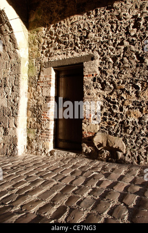 La Porte de Nevers (Nevers Gate) Saint-Valery-Sur-Somme. Das Tor in die Altstadt. Entrez Dans la Cité Médiévale. Stockfoto