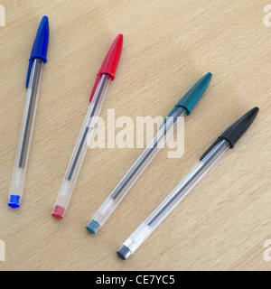 Eine Auswahl Bic Kugelschreiber Stifte Stockfoto