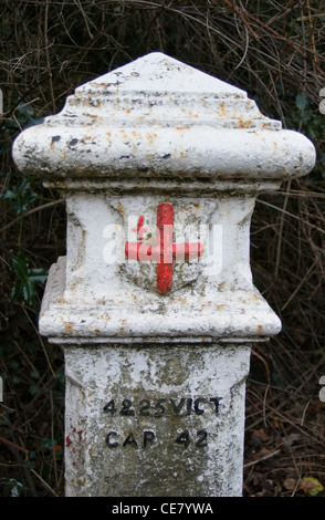 Viktorianische Kohlesteuer Beitrag zeigt die Begrenzung des London Zwecken Pflicht, in der Nähe von Rickmansworth, Hertfordshire, England Stockfoto