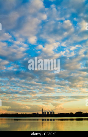 Sonnenuntergang am Attenborough Nature Reserve Nottingham England UK Stockfoto