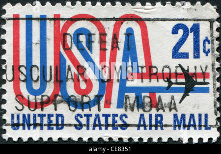 USA - ca. 1971: Eine Briefmarke gedruckt in den USA, zeigt ein Aufschrift USA und Düsenflugzeug, ca. 1971 Stockfoto