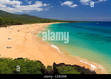 Türkisfarbenes Wasser am Big Beach, Makena, Maui, Hawaii. Stockfoto