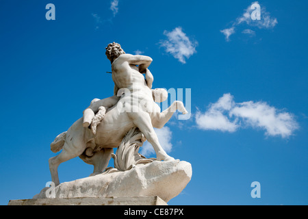 Paris - Centaur Abführung einer Nymphe von Laurent Marqueste, Marmor, 1892, Jardin des Tuileries Stockfoto