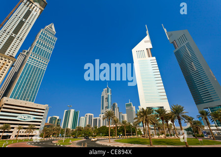 Dubai, Emirates Towers aus Dubai International Financial Centre Stockfoto