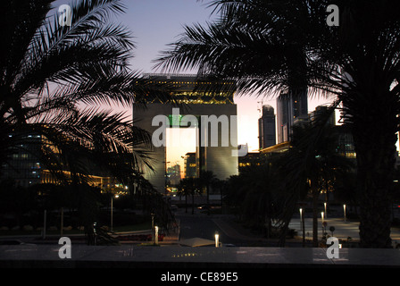 Die Dubai Intl Financial Center (DIFC) repräsentieren die weltweit führenden Unternehmen im Bereich der Finanzdienstleistungen, Bankwesen, Versicherung, etc.. Stockfoto