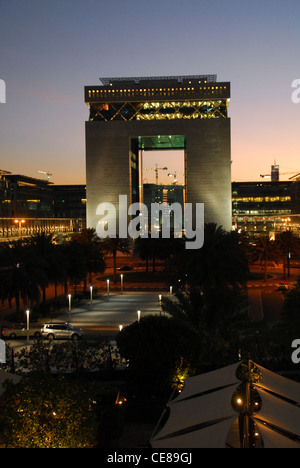 Die Dubai Intl Financial Center (DIFC) repräsentieren die weltweit führenden Unternehmen im Bereich der Finanzdienstleistungen, Bankwesen, Versicherung, etc.. Stockfoto