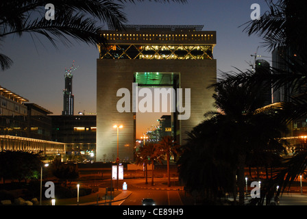 Die Dubai Intl Financial Center (DIFC) repräsentieren die weltweit führenden Unternehmen im Bereich der Finanzdienstleistungen, Bankwesen, Versicherung, etc.. Stockfoto