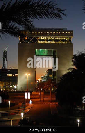 Die Dubai Intl Financial Center (DIFC) repräsentieren die weltweit führenden Unternehmen im Bereich der Finanzdienstleistungen, Bankwesen, Versicherung, etc.. Stockfoto